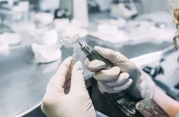 Brackets und Aligner